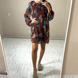 Wilfred Aritzia Daydreamer Floral Pleated Loose Fit Dress